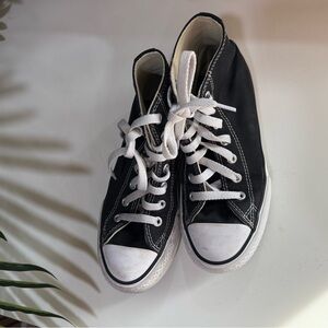 2Y Black High-Top Platform Converse Sneakers with White Laces